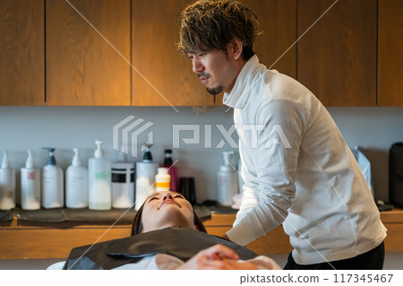 hairdressing salon, beautician, beauty artist 117345467