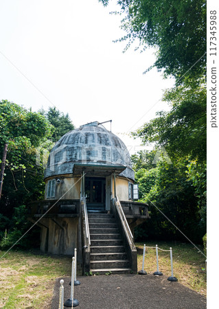 日本國家天文台，第一赤道山外部，陽光明媚的夏日藍天，東京三鷹市 117345988