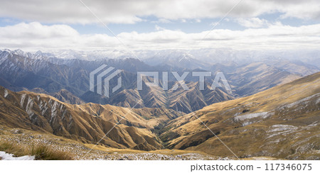 Beautiful alpine landscape with freshly snowed mountains, mountain ranges and a lake, New Zealand 117346075