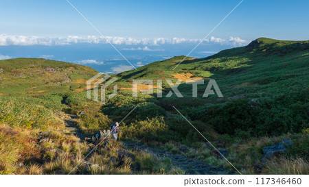 Climbing Mt. Chokai in autumn: Kisakataguchi course Climbing Mt. Chokai in autumn: Kisakataguchi course 117346460