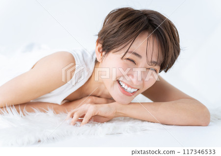 Beauty and skin care for middle-aged women 117346533