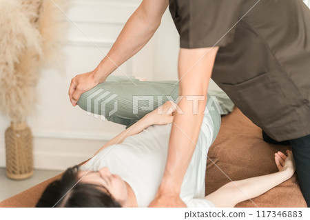 Women who go to pelvic correction, chiropractic clinic, osteopathic clinic, and massage, and chiropractors and therapists 117346883