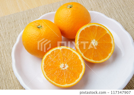Delicious orange 117347907