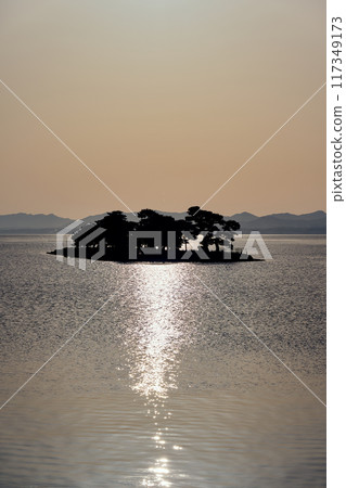 Sunset of Lake Shinji 117349173