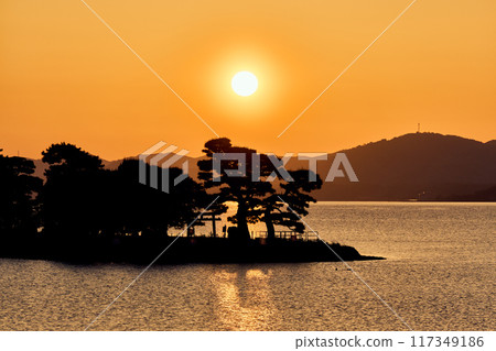 Sunset of Lake Shinji Sunset of Lake Shinji 117349186