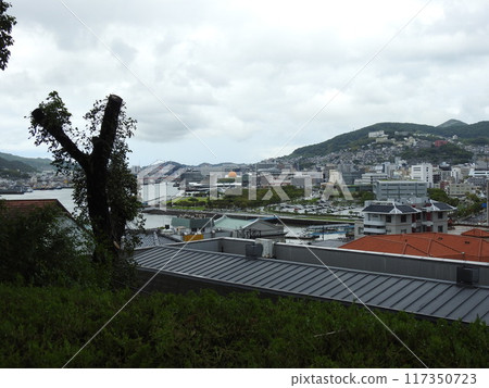 <Nagasaki Prefecture> Roof, house, scenery, street, town, hill, Japan <Nagasaki Prefecture> Roof, house, scenery, street, town, hill, Japan 117350723