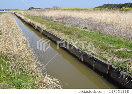 Aqueduct and drainage canal Ibaraki Prefecture Aqueduct and drainage canal Ibaraki Prefecture 117351518