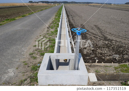 Aqueduct and drainage canal Ibaraki Prefecture Aqueduct and drainage canal Ibaraki Prefecture 117351519