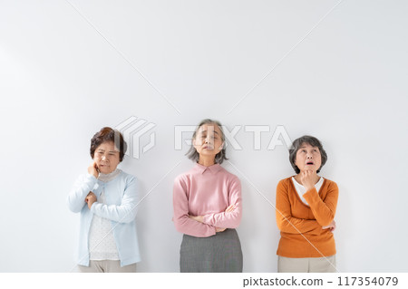 Worried senior woman Worried senior woman 117354079