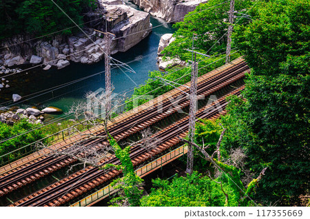 Nezame-no-Toko and the railway bridge 117355669