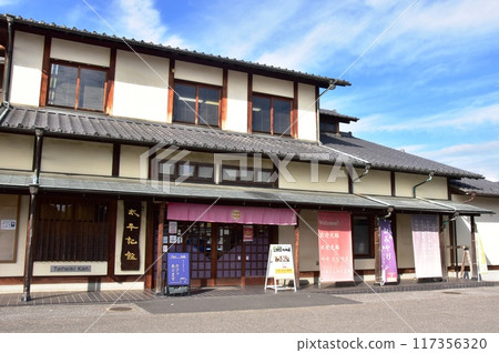 Ashikaga Taiheikikan (Ashikaga Tourism Association) and blue sky 117356320