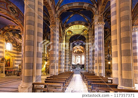 Picture along the archway of the Cathedral of Casale del Monferatto 117357371
