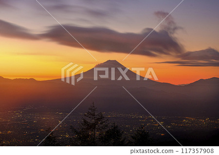 從阿瑪瑞山懷來的黎明富士山 117357908
