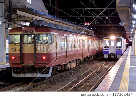 Echigo Tokimeki Railway 413 series night express train 117361424