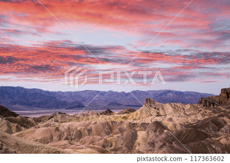 Zabriskie point, death valley, california, usa 117363602