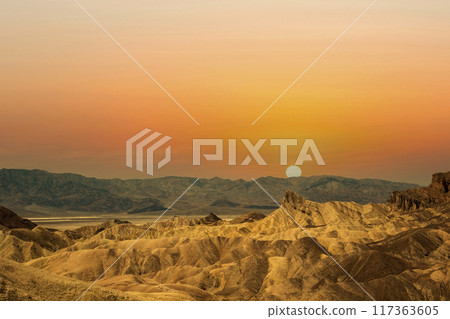 Zabriskie point, death valley, california, usa 117363605