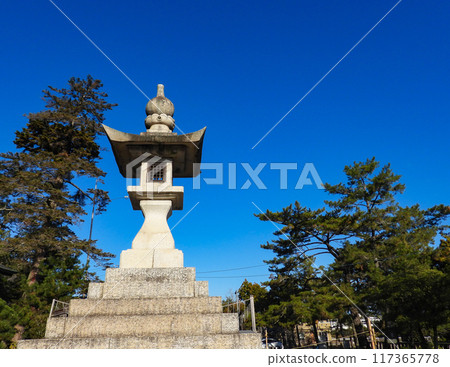 The giant lantern of Kibitsuhiko Shrine, Okayama Prefecture The giant lantern of Kibitsuhiko Shrine, Okayama Prefecture 117365778