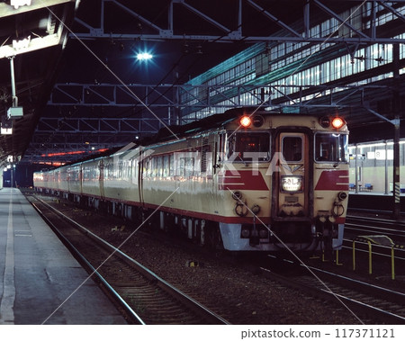 JNR鐵道列車 特快柴油 山陰 北近畿 朝潮 京都 夜 117371121