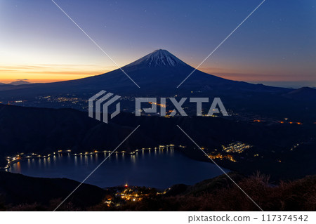 Mt. Fuji at dawn seen from Okusaga mountain Mt. Fuji at dawn seen from Okusaga mountain 117374542