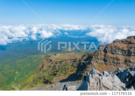 秋季攀登鳥海山:從山頂眺望(新山) 秋季攀登鳥海山:從山頂眺望(新山) 117376516