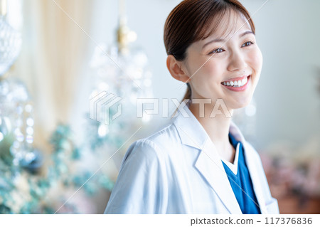 女士診所的女醫生 117376836