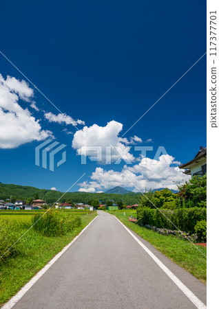 Rural scenery in Yonezawa, Chino City - Summer scenery - Nostalgic landscape 117377701