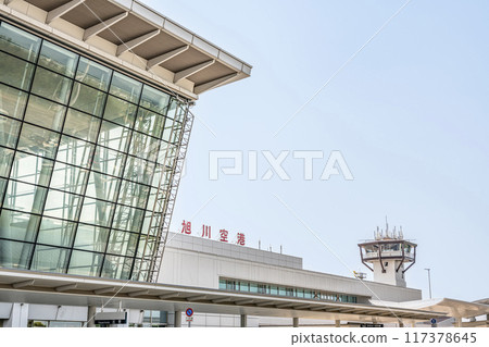 北海道旭川市，熱門旅遊勝地美瑛最近的機場，陽光明媚的旭川機場 117378645