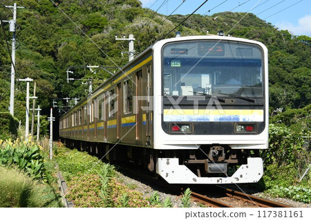 209 series 2100 series train heading for Kisarazu on the Uchibo Line 209 series 2100 series train heading for Kisarazu on the Uchibo Line 117381161