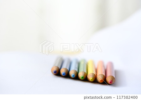 Rainbow colored pencils 117382400