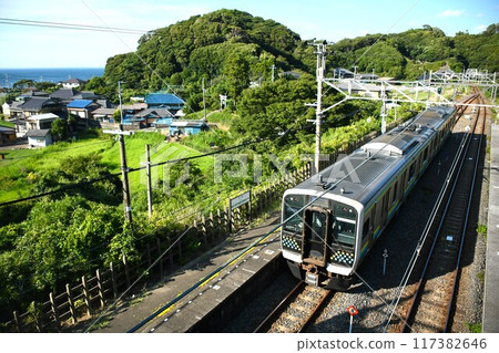 夏季行駛於房總半島及內房線的E131系列 夏季行駛於房總半島及內房線的E131系列 117382646
