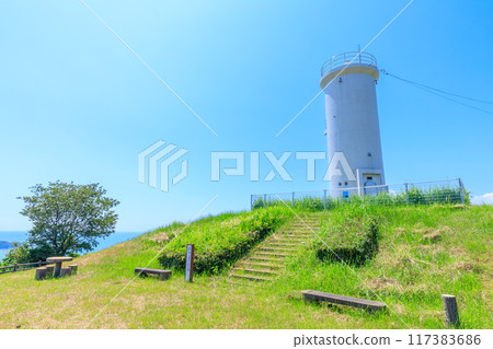 Kusayamazaki Lighthouse in summer, Yamaguchi City, Yamaguchi Prefecture 117383686