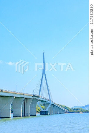 Suo-Ohashi Bridge in summer, Yamaguchi City, Yamaguchi Prefecture 117383850