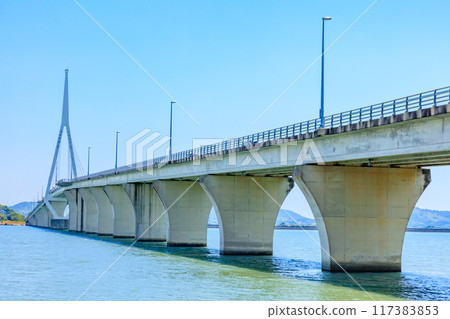 Suo-Ohashi Bridge in summer, Yamaguchi City, Yamaguchi Prefecture 117383853