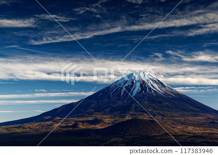 從精進峠眺望富士山的夜景 從精進峠眺望富士山的夜景 117383946