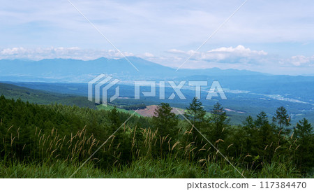 從長野縣八岳觀景大道【八千穗高原】的最高點眺望淺間山 從長野縣八岳觀景大道【八千穗高原】的最高點眺望淺間山 117384470