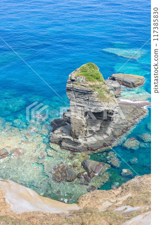 立神岩,可欣賞與那國的壯麗景色 立神岩,可欣賞與那國的壯麗景色 117385830