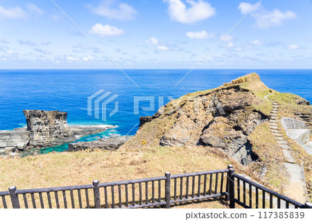 與那國軍艦岩的美景 117385839