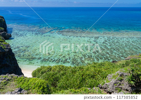 Spectacular views of Rokujo Beach on Yonaguni Island Spectacular views of Rokujo Beach on Yonaguni Island 117385852