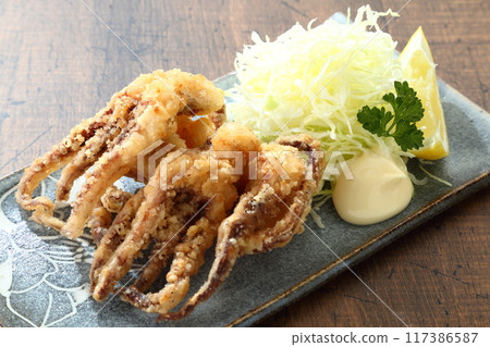 桌上的炸魷魚 桌上的炸魷魚 117386587