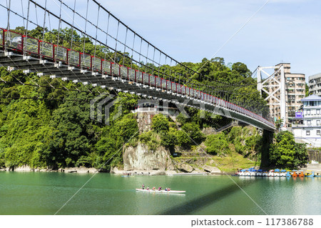 Beautiful view of Bitan Scenic Area in New Taipei City, Taiwan. it's one of the eight famous attractions in Taiwan. 117386788