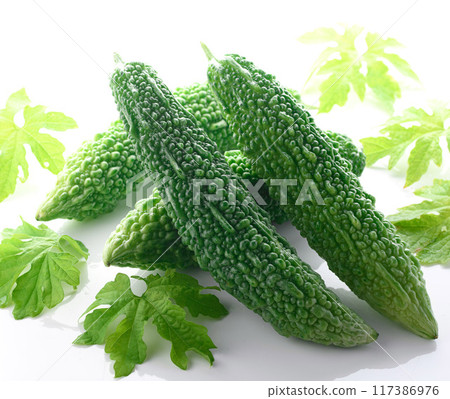 Summer vegetable bitter melon (bitter melon) on white background 117386976