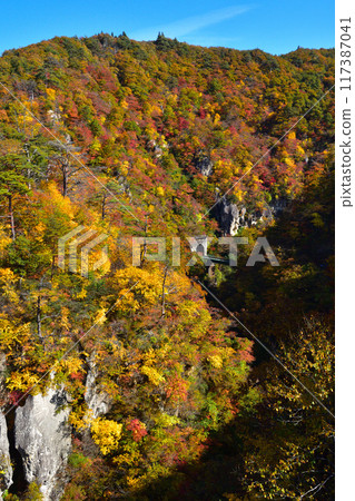Autumn Naruko Gorge 117387041