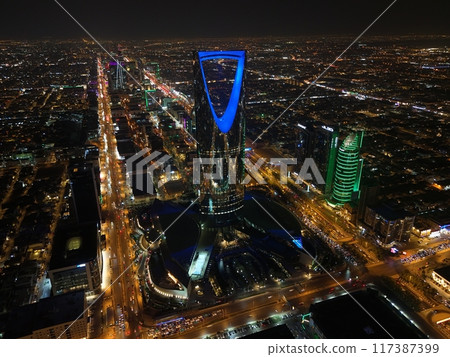 Drone shot foto. Saudi Arabia. Riyadh. Kingdom tower. Night. Drone shot foto. Saudi Arabia. Riyadh. Kingdom tower. Night. 117387399
