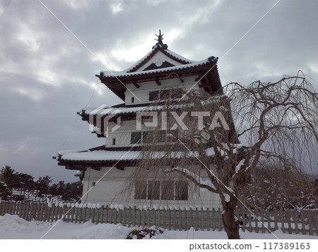 Snow-covered remains of the main citadel of Hirosaki Castle Snow-covered remains of the main citadel of Hirosaki Castle 117389163