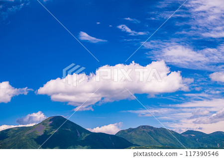Summer white clouds and Mt. Tateshina 117390546