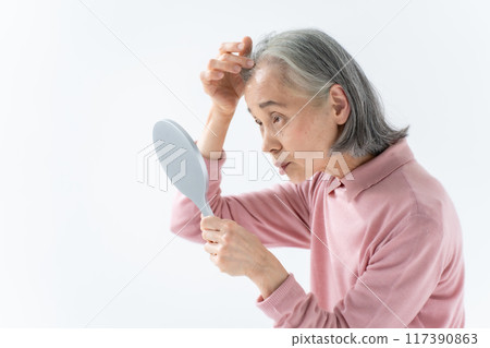 Senior women's hair care 117390863