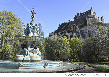 [UK, Scotland] Ross Fountain and Edinburgh Castle 117391301