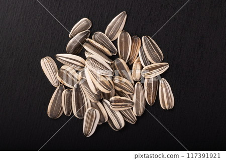sunflower seed 117391921