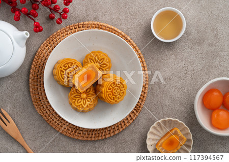 mid-autumn festival moon cake festival top view Mid-Autumn Festival Moon cake げっぺい 117394567