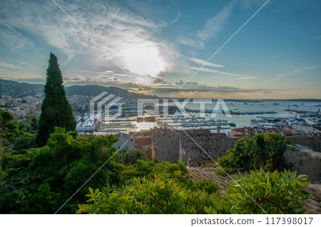 Amazing sunrise in Cannes (beach maybe of Palais des Festivals et des Congres) 117398017